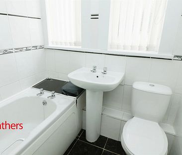 3 bed flat to rent in Bawtry Road, Doncaster, DN4 - Photo 3