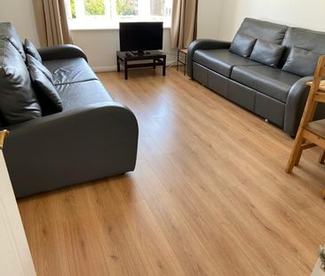 2 Bed Flat, Sheppard Drive, SE16 - Photo 1