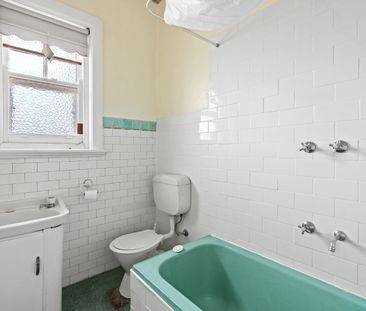 Low maintenance unit in the perfect beachside location - Photo 1