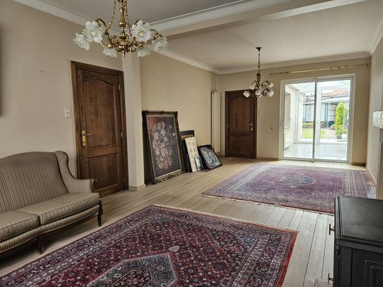 Ruime gezinswoning met 4 slaapkamers en tuin - Photo 1