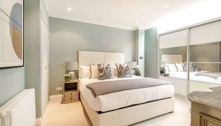 A spacious one bedroom apartment of approximately 723 square feet - Photo 5