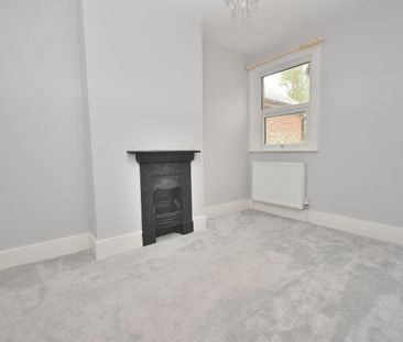 3 bedroom mid terraced house to rent, - Photo 3