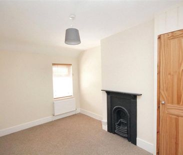 2 bedroom end of terrace house to rent - Photo 2