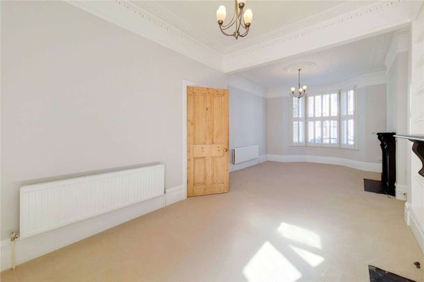 Salcott Road, London, SW11 6DG - Photo 1