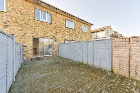 4 bedroom terraced house to rent - Photo 2