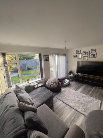 3 bedroom semi-detached house to rent - Photo 2