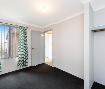 Escape to Seaside Serenity – 4-Bedroom, 2-Bathroom Home - Photo 3