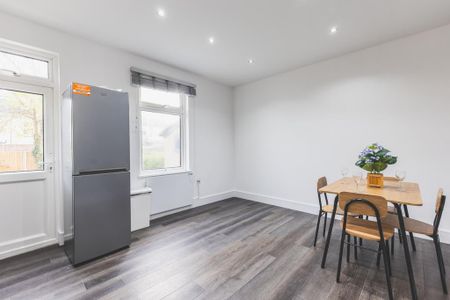 3 bedroom terraced house to rent - Photo 3