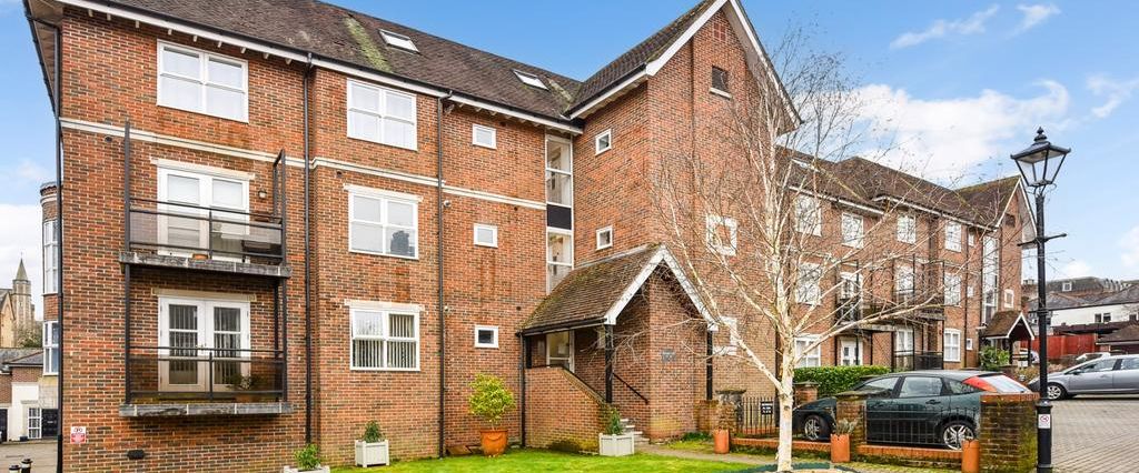 2 bedroom flat to rent - Photo 1