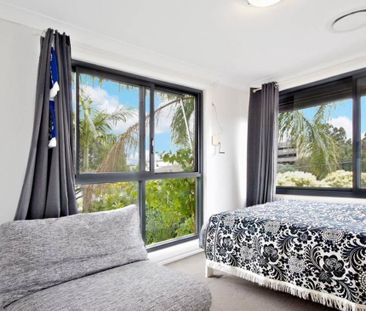 Spacious Four Bedroom Family Home - Photo 2
