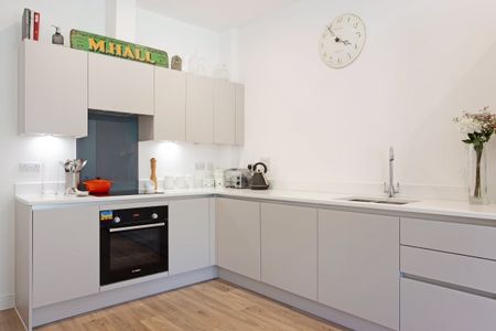 2 bedroom flat to rent - Photo 2