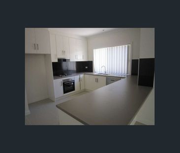 EXECUTIVE VILLA - Photo 5