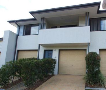 Charming Townhome in Coomera – Your Dream Awaits! - Photo 3