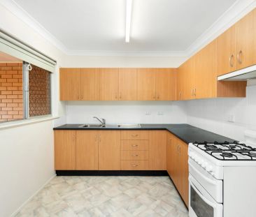 Spacious 2-Bedroom Unit in Prime Coorparoo Location - Photo 5