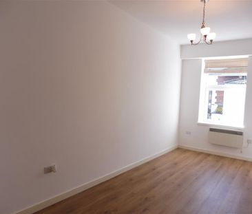 Millbrook Road East, Southampton - Photo 6