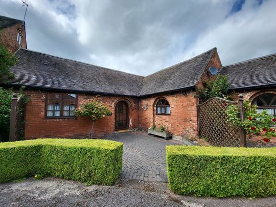 1 bedroom barn conversion to let - Photo 1