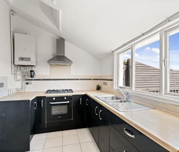 2 bedroom terraced house to rent - Photo 3