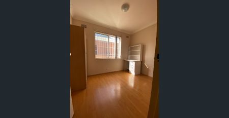 2 BEDROOM UNIT ON FIRST FLOOR, ALL TIMBER FLOORING THROUGHOUT, APPROX 15 MINUS WALK TO STATION AUBURN - Photo 2