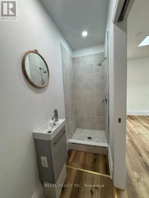 290 GERRARD STREET E - Photo 1