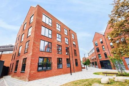 Newbury, Berkshire, RG14 - Photo 2