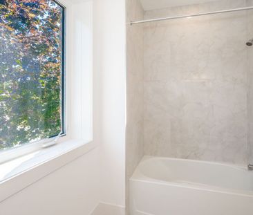 For Lease - 38 Thirty-First Street, Toronto, Ontario - Photo 3
