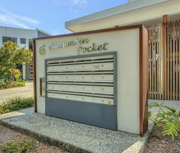 MODERN THREE BEDROOM PLUS STUDY TOWNHOUSE - Photo 6