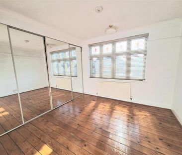 4 bedroom semi-detached house to rent - Photo 4