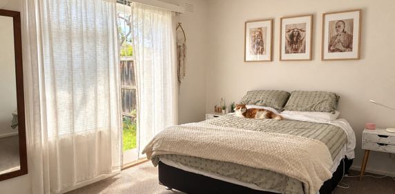Caulfield South - Photo 2
