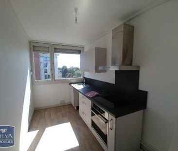 Location Appartement 3 pièces 67m² LILLE 59000 - Photo 4