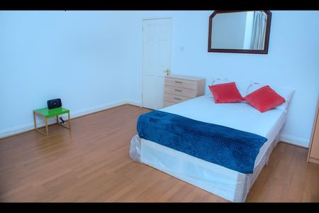 Room in a Shared Flat, Green Lanes, N16 - Photo 4