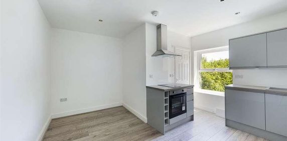 Chapel Hill, Morley, Leeds, LS27 - Photo 2