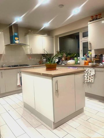 1 Bed Maisonette, Halsbury Road West, UB5 - Photo 3