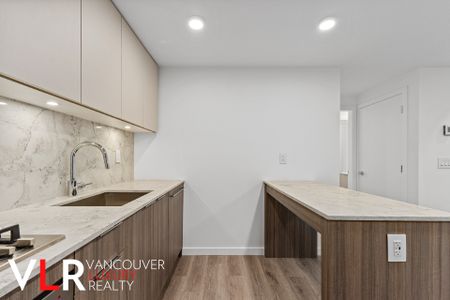 10333 133 Street, #1301 - Photo 4