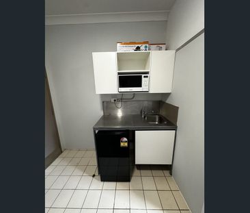 Fully Self-Contained Studio Apartment – Woolloongabba - Photo 4