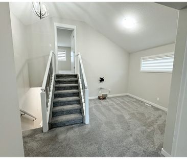 3 Bed Upper Level Home For Rent In Edgemont. - Photo 1