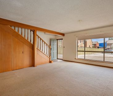 2 Bedroom Unit in a Fabulous Location-Walk to Tea Tree Plaza & O'Bahn - Photo 3