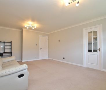 Lorne Gardens, Woking, Surrey, GU21 - Photo 1