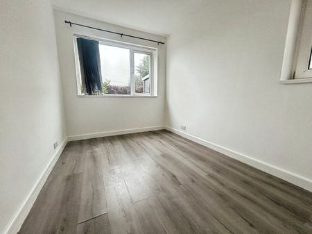 Heol Y Pia, CAERPHILLY - Photo 4