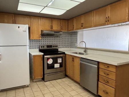 For Lease - 350 Alton Towers Circle Unit# 1607, Toronto, Ontario - Photo 5