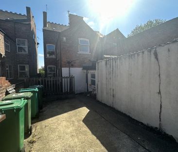 1 bedroom in a house share to rent - Photo 6