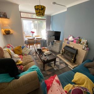4 Bed Semi-Detached House, Dugar Walk, BS6 - Photo 2