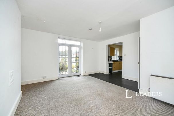 2 bedroom flat to rent - Photo 1