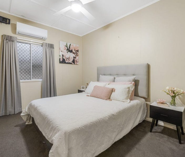 Relaxed Family Living with Pool & Outdoor Entertaining - Photo 5