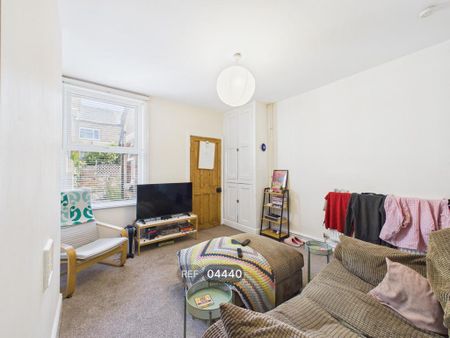 2 bedroom terraced house to rent - Photo 3