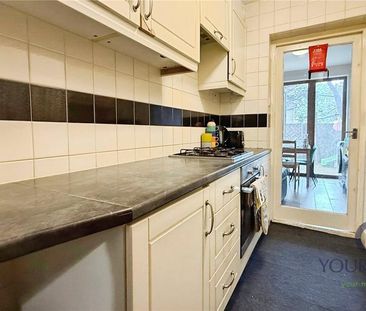 1 bedroom in a house share to rent - Photo 3
