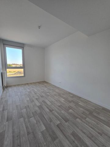 Location Appartement 4 pièces 81m² COLOMBELLES 14460 - Photo 4