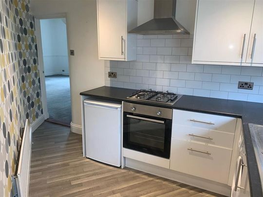 2 bedroom terraced house to rent - Photo 1