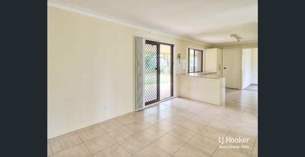 LOWSET BRICK HOME WALKING DISTANCE TO SUNNYBANK HILLS SHOPPINGTOWN! - Photo 1
