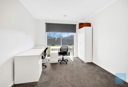 Light & Bright Family Home - Photo 5