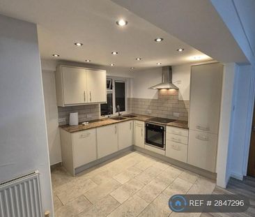 2 bedroom flat to rent - Photo 1